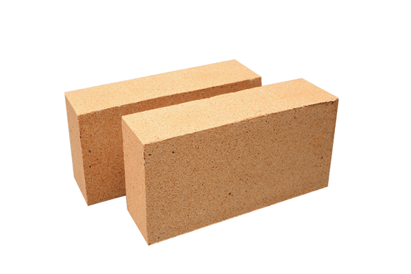 鄭州四季火耐火材料是高鋁磚廠家,擁有123米長隧道窯,生產(chǎn)一級二級三級高鋁磚,輕質(zhì)高鋁磚,粘土磚,格子磚,高鋁流鋼磚等,是實體高鋁磚生產(chǎn)廠家。